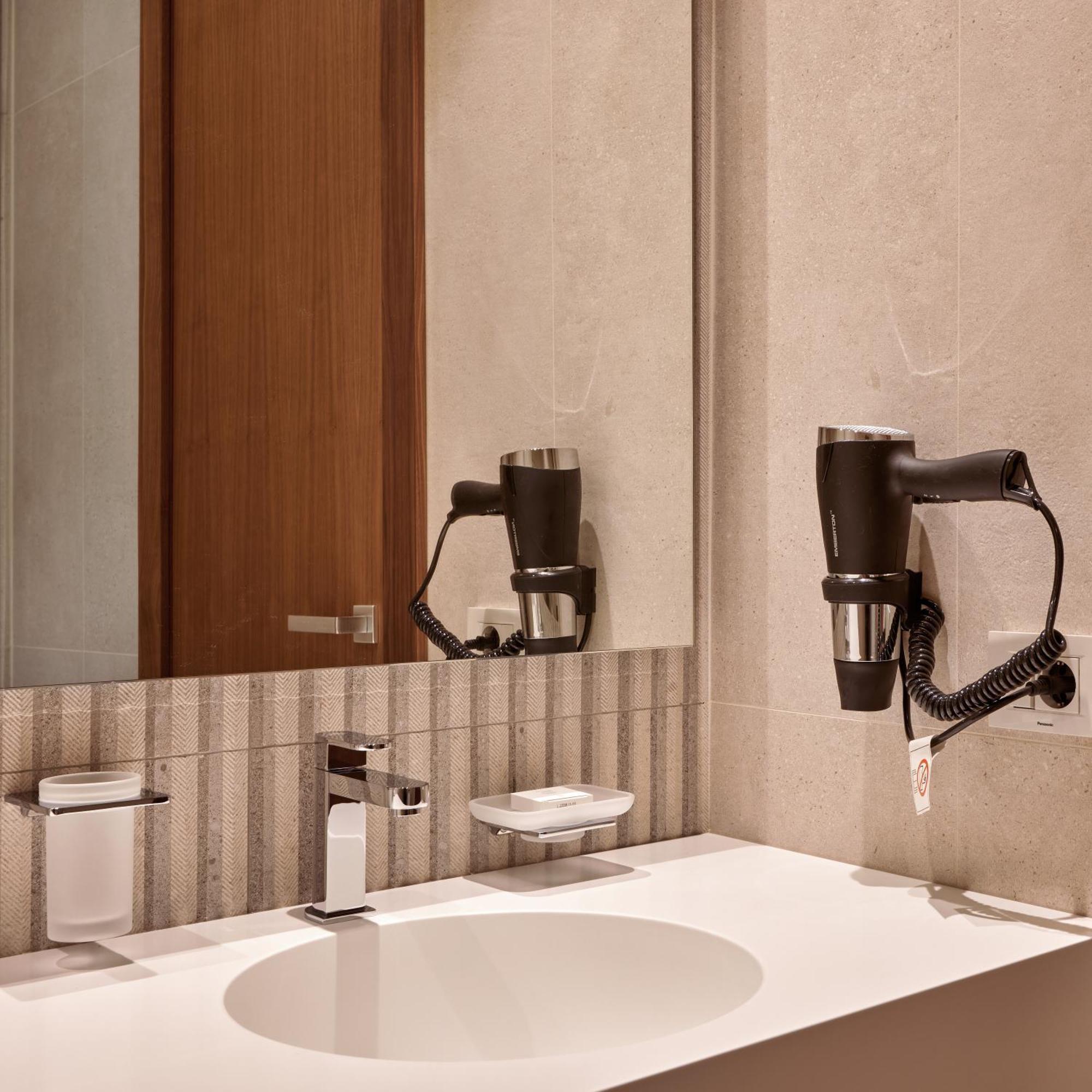 Valis Luxury Hotel Вльора Екстер'єр фото