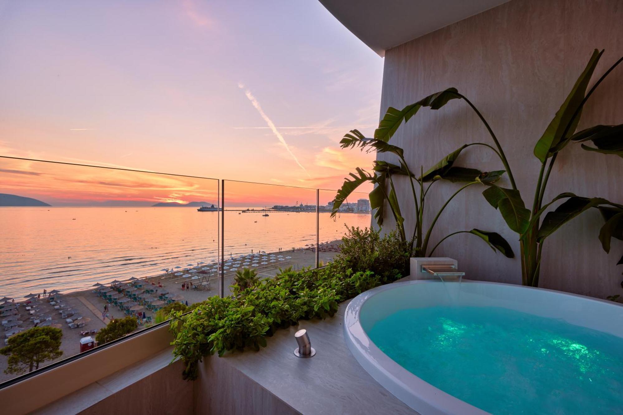 Valis Luxury Hotel Вльора Екстер'єр фото