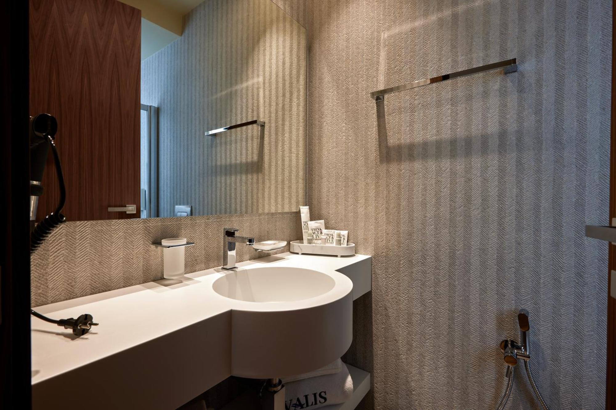 Valis Luxury Hotel Вльора Екстер'єр фото